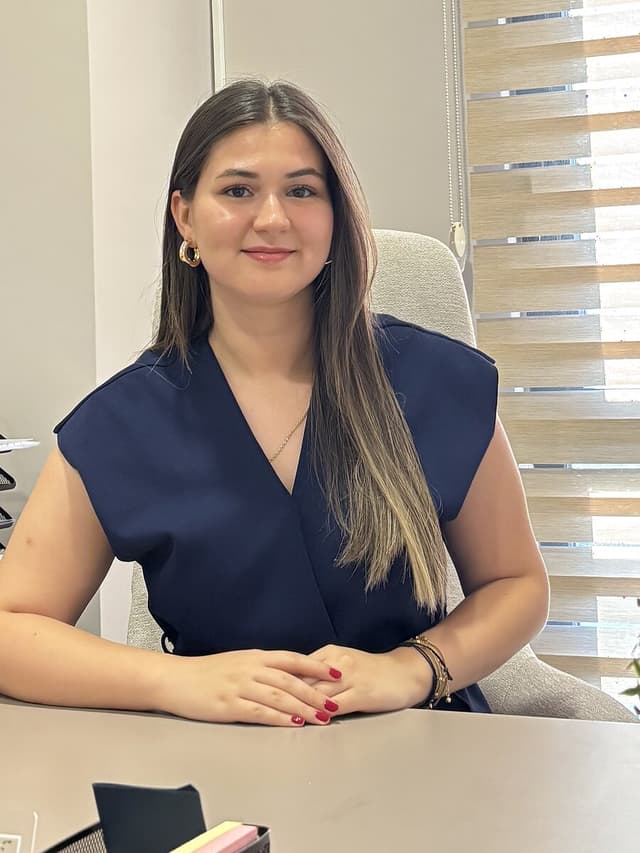 Pakize Nur Yüksel — Antalya · Alanya — Form Gia